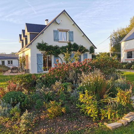 Вилла Dependance Au Calme Dans Notre Jardin Saint-Aubin-Des-Preaux Экстерьер фото