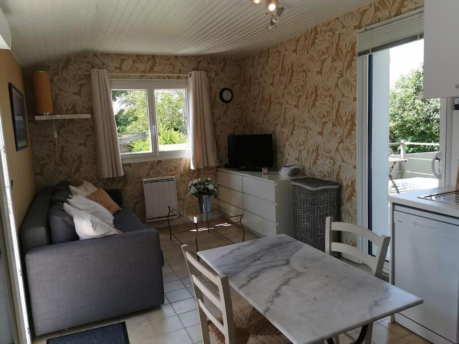 Вилла Dependance Au Calme Dans Notre Jardin Saint-Aubin-Des-Preaux Экстерьер фото