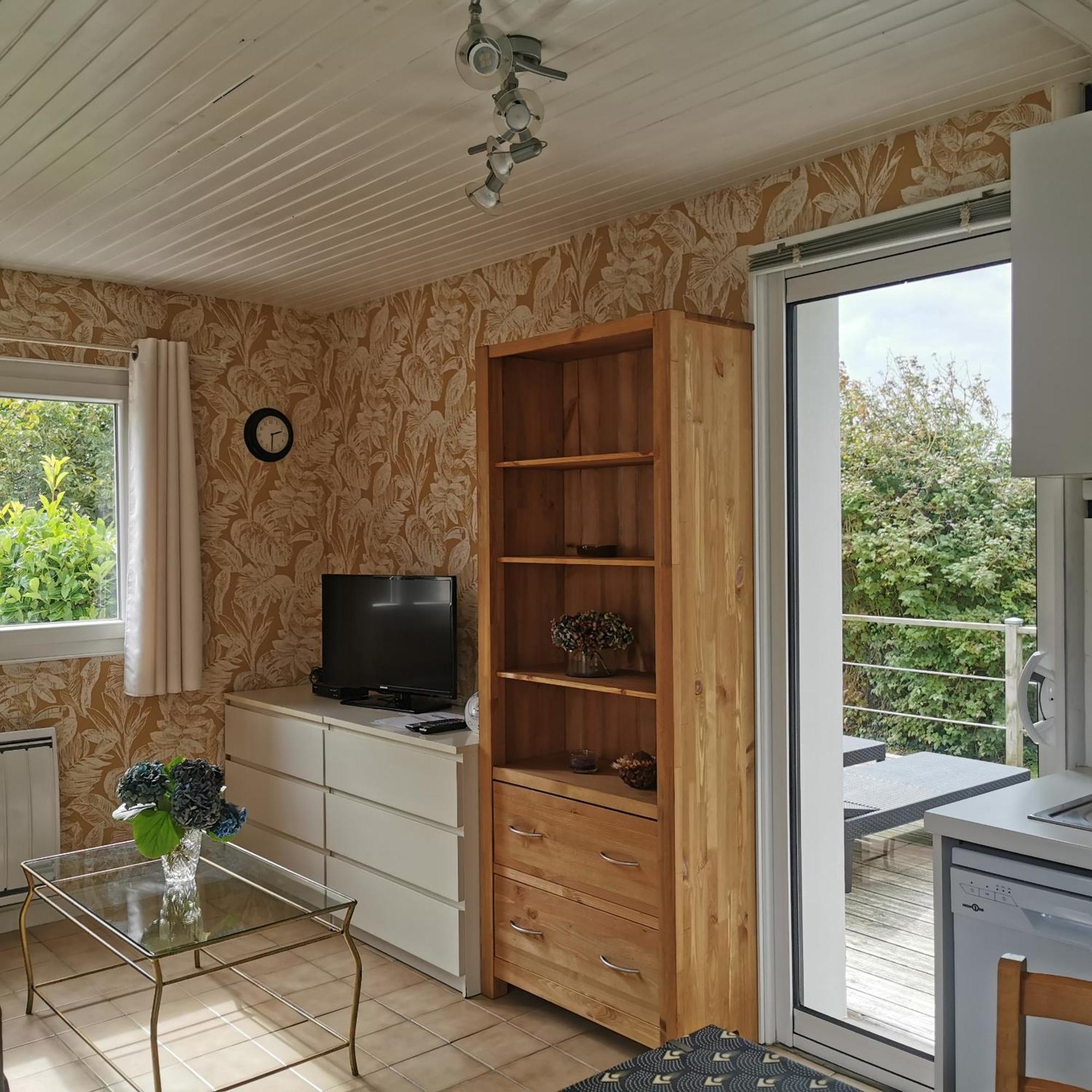 Вилла Dependance Au Calme Dans Notre Jardin Saint-Aubin-Des-Preaux Экстерьер фото